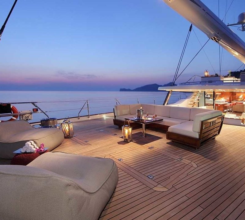 Yacht PRANA, Alloy Yachts | CHARTERWORLD Luxury Superyacht Charters